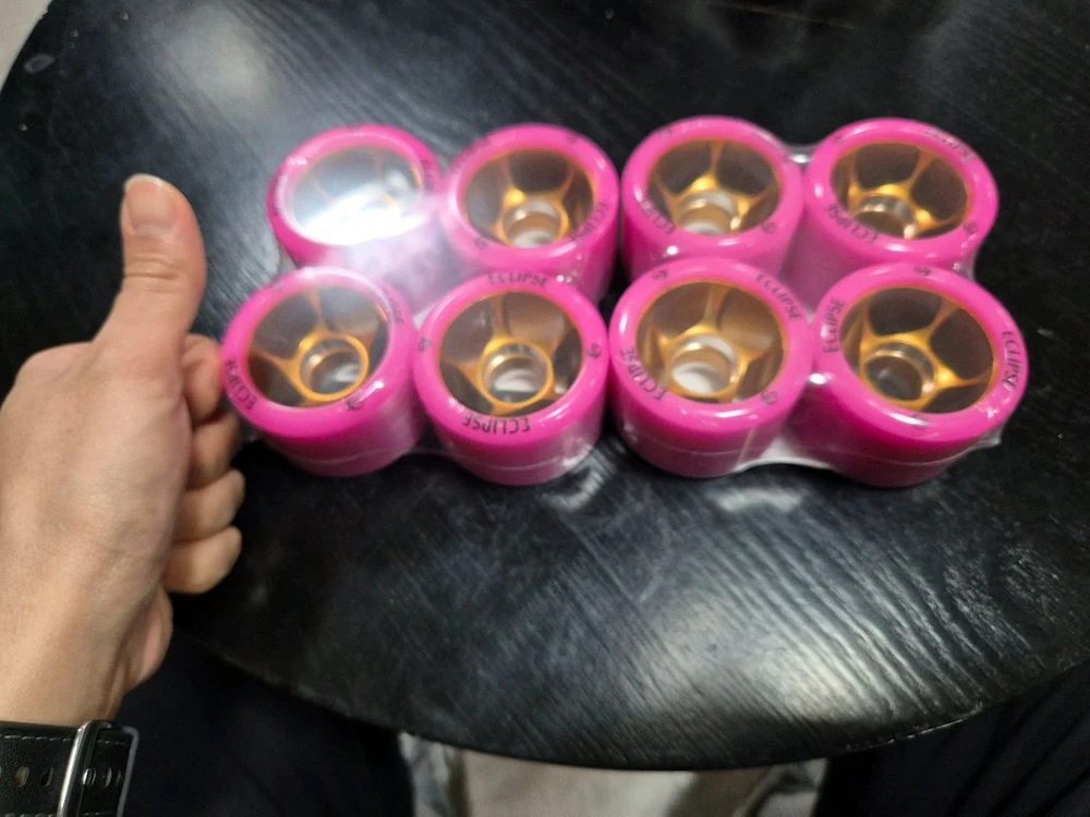 롤러스케이트 비퀴 새상품 팝니다. 이미지