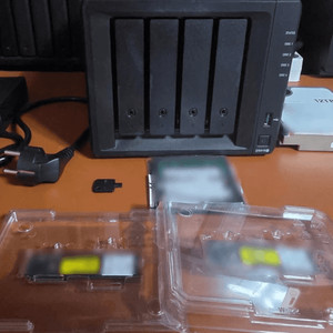 시놀로지 DS918+ 시게이트 12TB 이미지