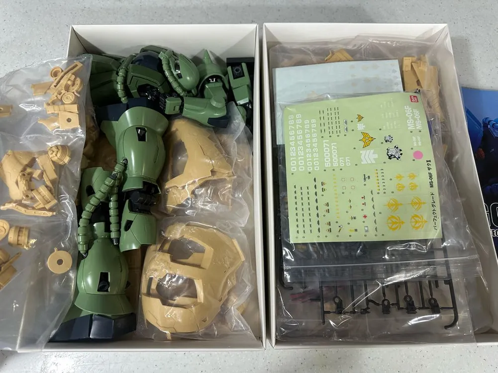 1/60 SH 구프 플라이트+PG 자쿠 소체 판매 이미지