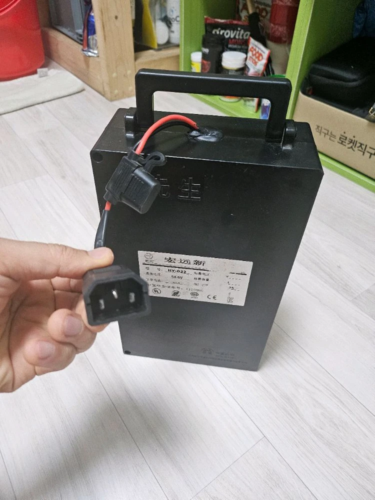 가격내림)전기스쿠터 배터리 이미지