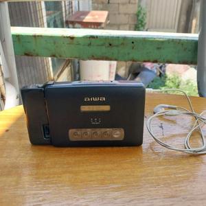 AIWA 아이와 워크맨 카세트 라디오 플레이어 이미지