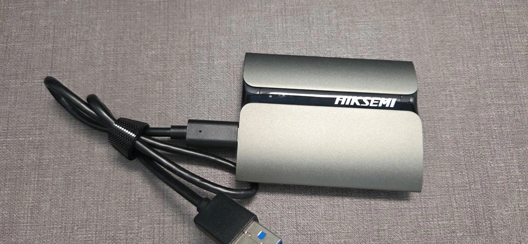 외장 ssd 2tb 이미지
