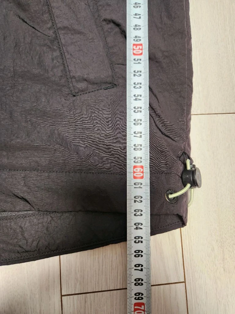 엄브로 딜라이트 웜업 남녀공용 바람막이 자켓 사이즈95m빛반사로 색바랜것 마냥 사진이 찍혔는데 실제는 물빠짐이나 새 이미지