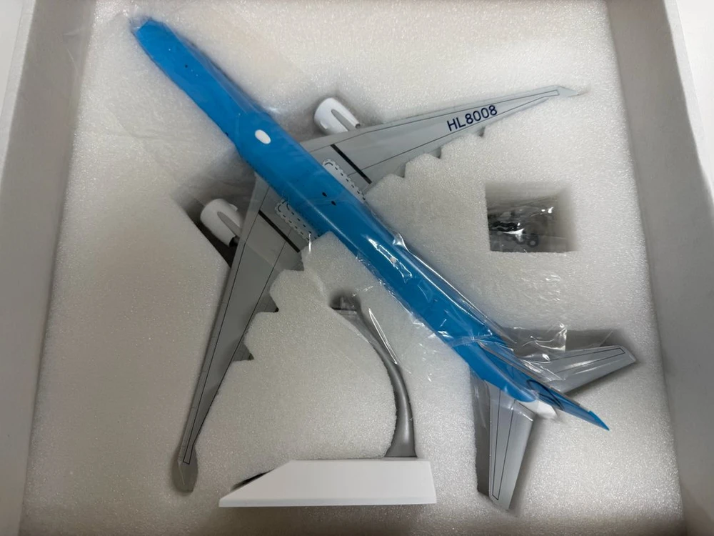 1:200 대한항공 신도장 B777-300ER 다이캐스트 이미지