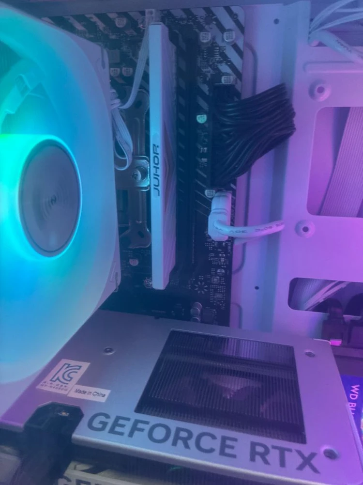 RTX 그래픽카드 4060 3팬 8gb 이미지