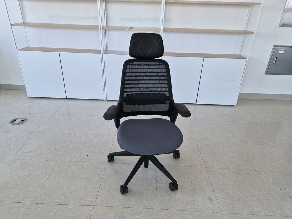 수입명품 Steelcase(스틸케이스)series1 헤드레스트의자 이미지