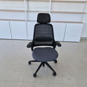 수입명품 Steelcase(스틸케이스)series1 헤드레스트의자 이미지
