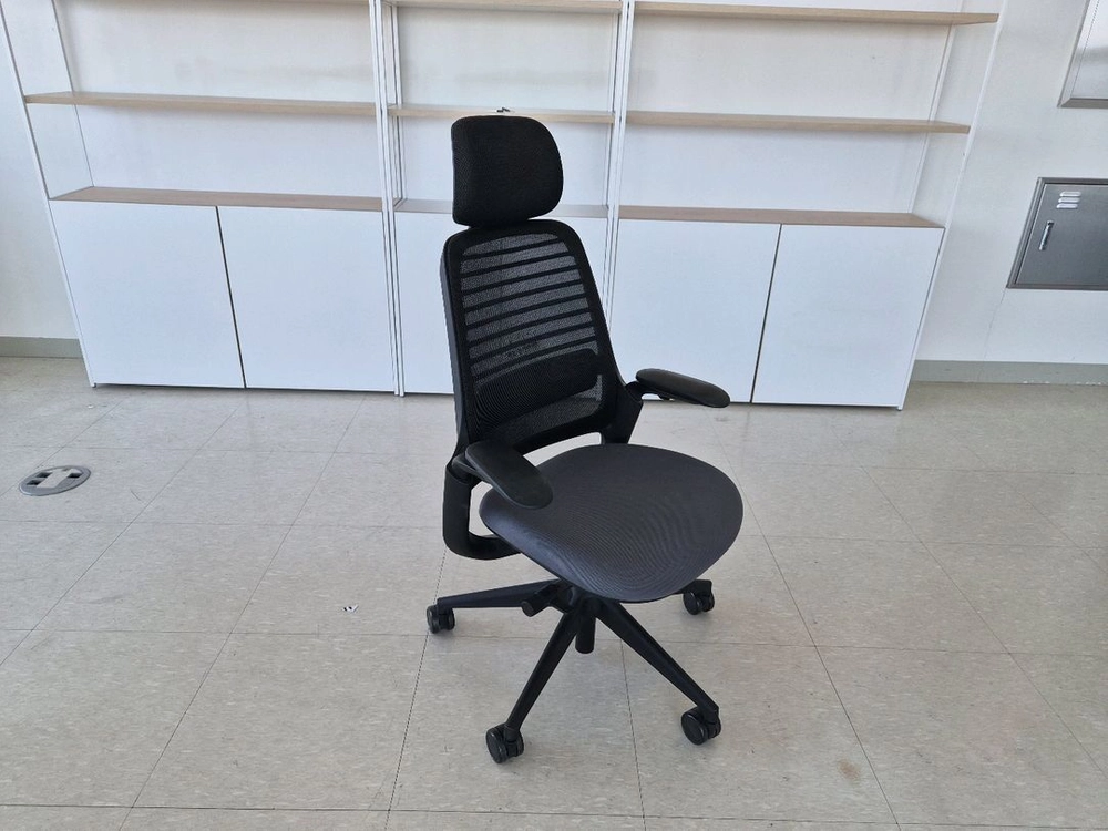 수입명품 Steelcase(스틸케이스)series1 헤드레스트의자 이미지
