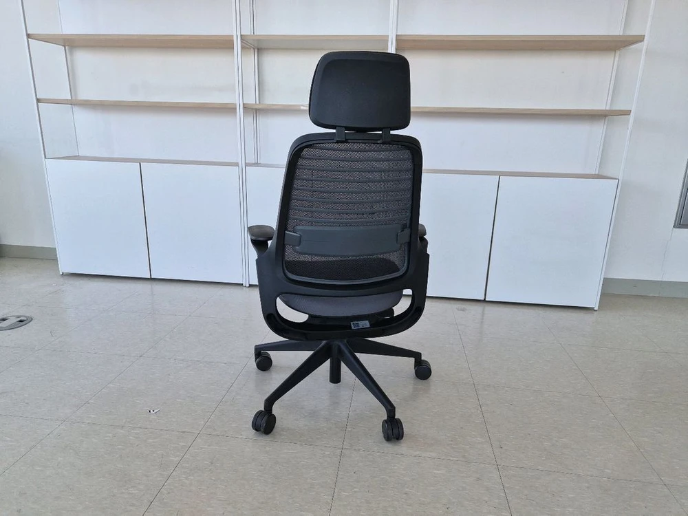 수입명품 Steelcase(스틸케이스)series1 헤드레스트의자 이미지