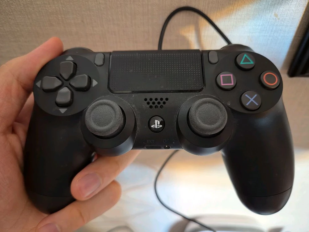 ps4 프로 7218c 2tb ( 버전 9.00) +타이틀 일괄 판매합니다 이미지