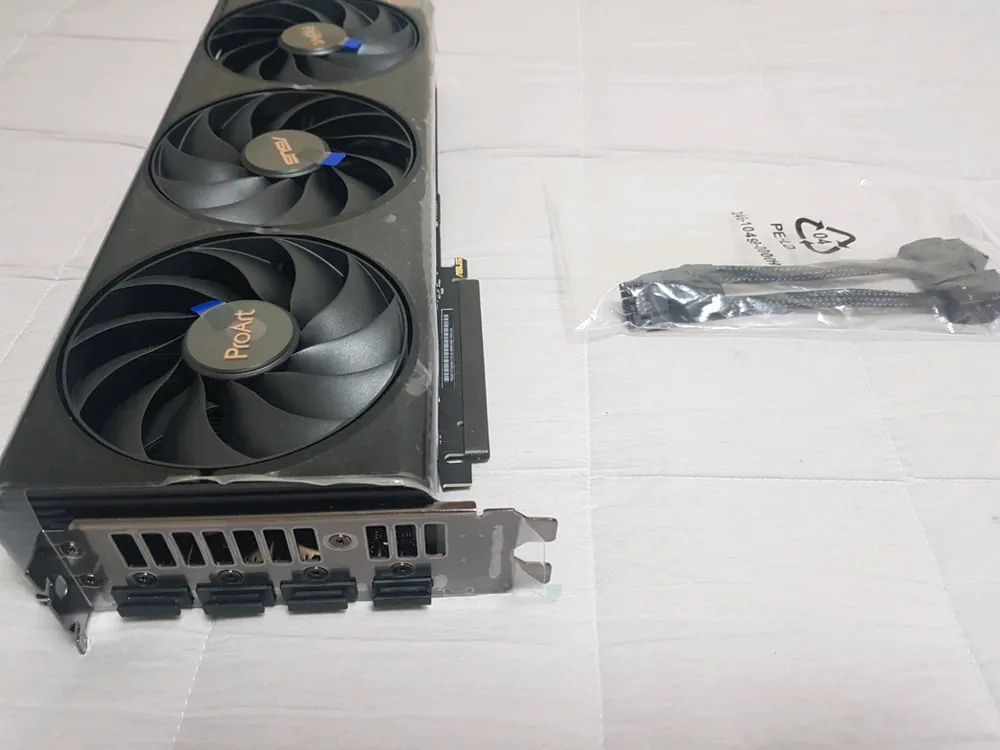 아수스 RTX 4070 SUPER PROART O12G 완전새거 박스는 없습니다 이미지