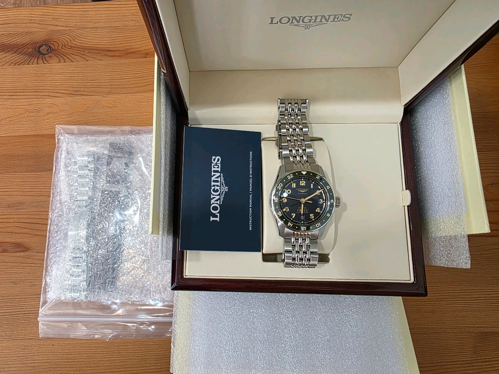 론진 스피릿 줄루타임 트루 GMT 그린베젤 39mm 팝니다! 이미지