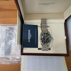 론진 스피릿 줄루타임 트루 GMT 그린베젤 39mm 팝니다! 이미지