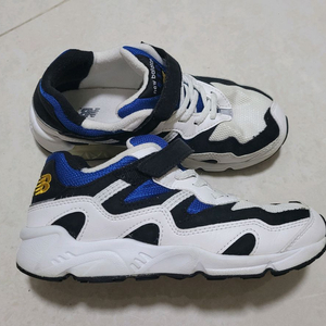 new balance 뉴발란스 키즈 운동화 이미지