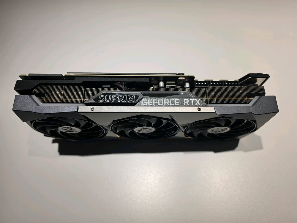 MSI RTX 3090 슈프림 이미지