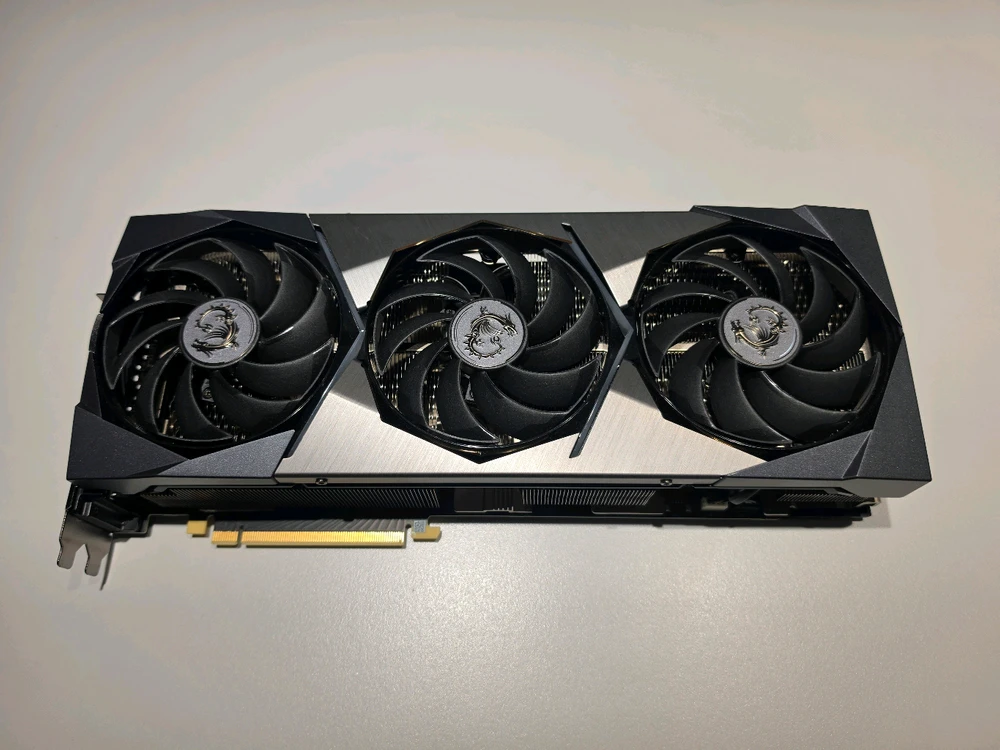 MSI RTX 3090 슈프림 이미지