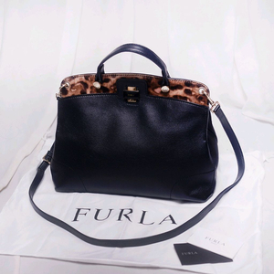 훌라 (FURLA) 파이퍼 럭스 송치 레더 원핸들 토트.숄더백 이미지