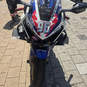 18년식 CBR1000RR-SP 3만Km 판매합니다. 이미지