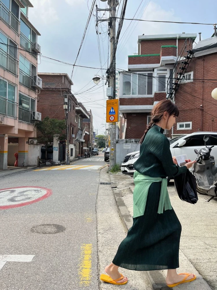 (새상품) 플리츠플리즈 컬러풀 베이직 먼슬리 하이넥탑 브라운컬러 5size 이미지