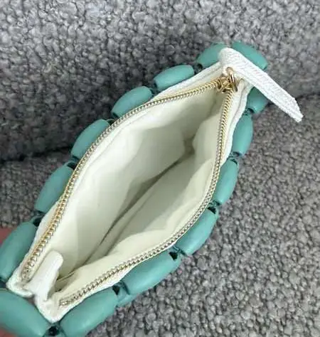 미우미우 카드지갑 이미지