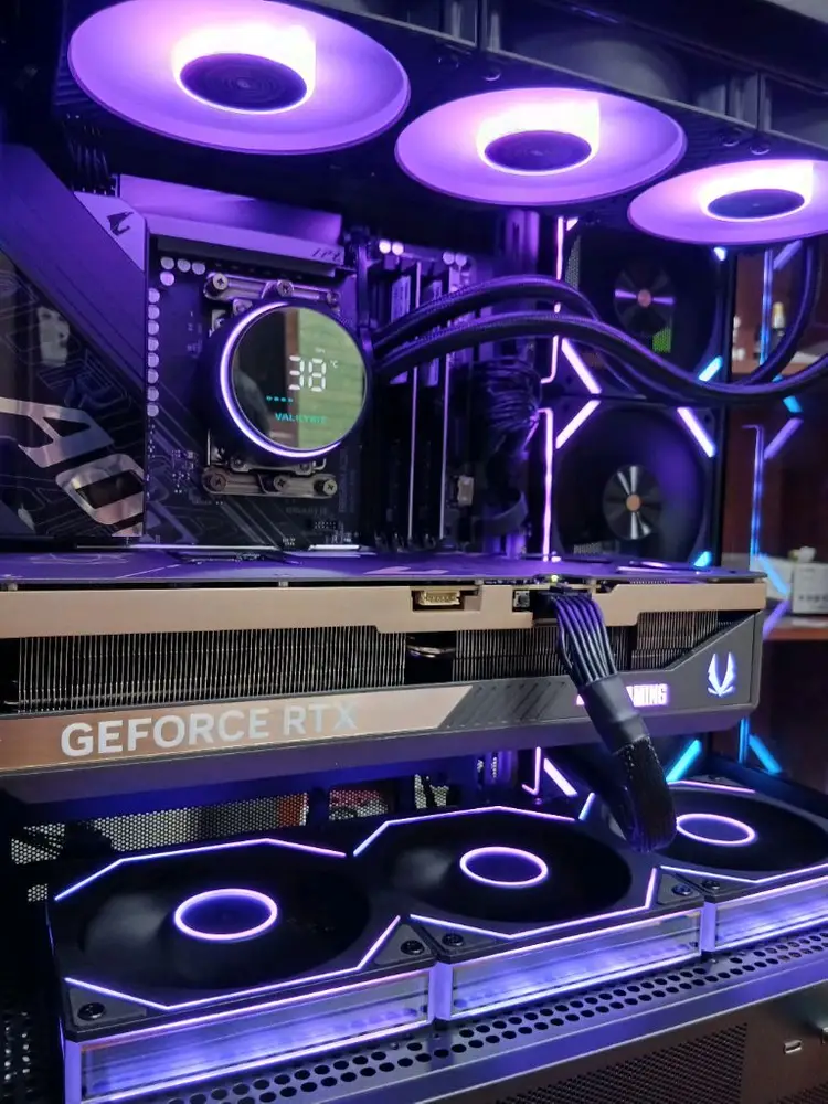 미사용 ) 9800X3D & RTX5070TI 컴퓨터 PC 이미지