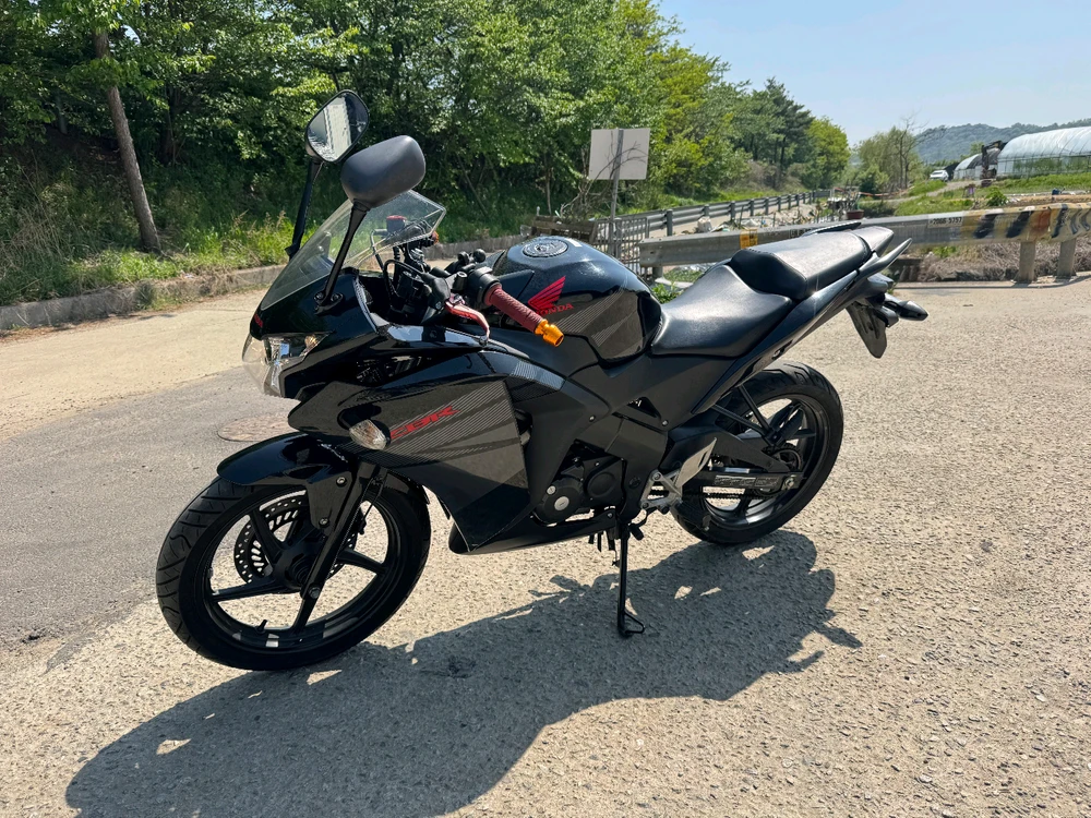 혼다 cbr125 16년 풀배기 짧은키로수 판매합니다 이미지