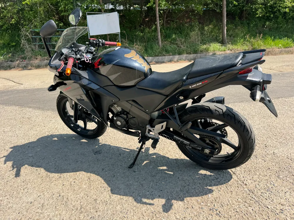 혼다 cbr125 16년 풀배기 짧은키로수 판매합니다 이미지