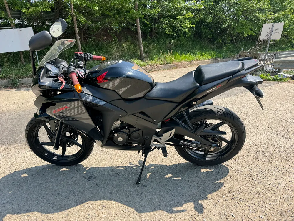 혼다 cbr125 16년 풀배기 짧은키로수 판매합니다 이미지