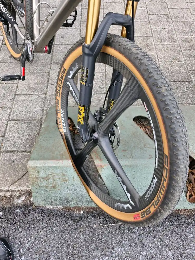 풀서스펜션 MTB 자전거 이미지