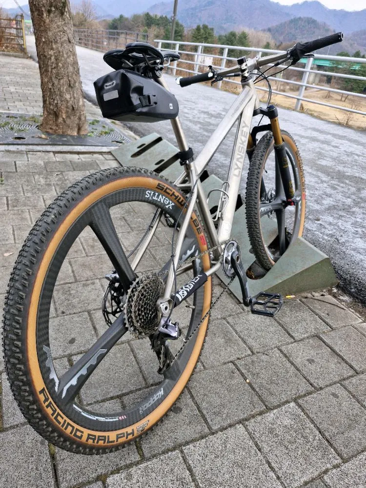 풀서스펜션 MTB 자전거 이미지