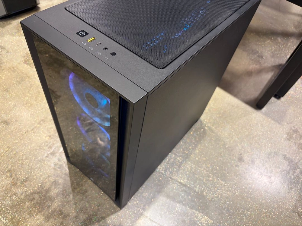 i9-13900KF 데스크탑 반본체 팝니다(DDR5 128G,2000W파워) 이미지