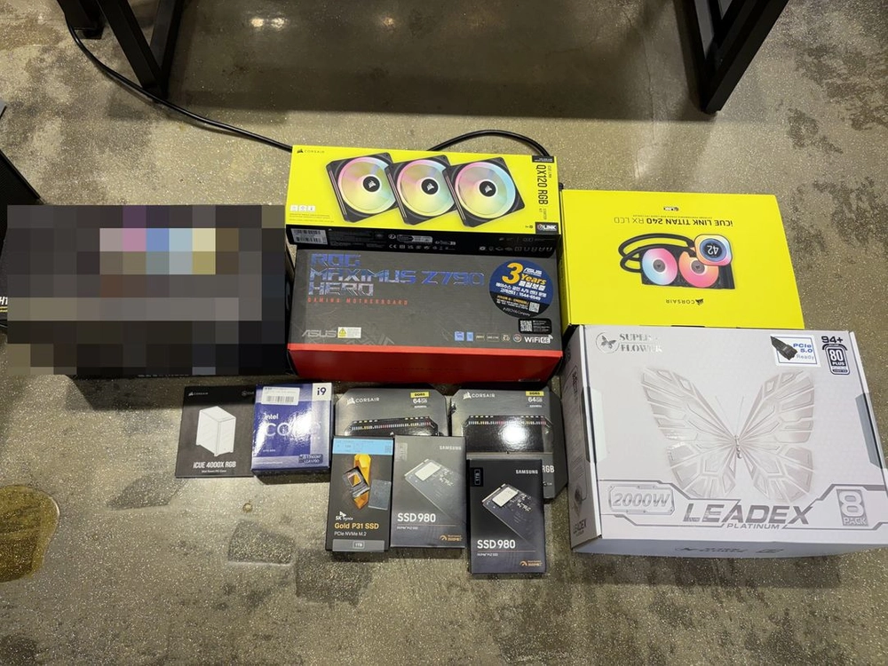 i9-13900KF 데스크탑 반본체 팝니다(DDR5 128G,2000W파워) 이미지