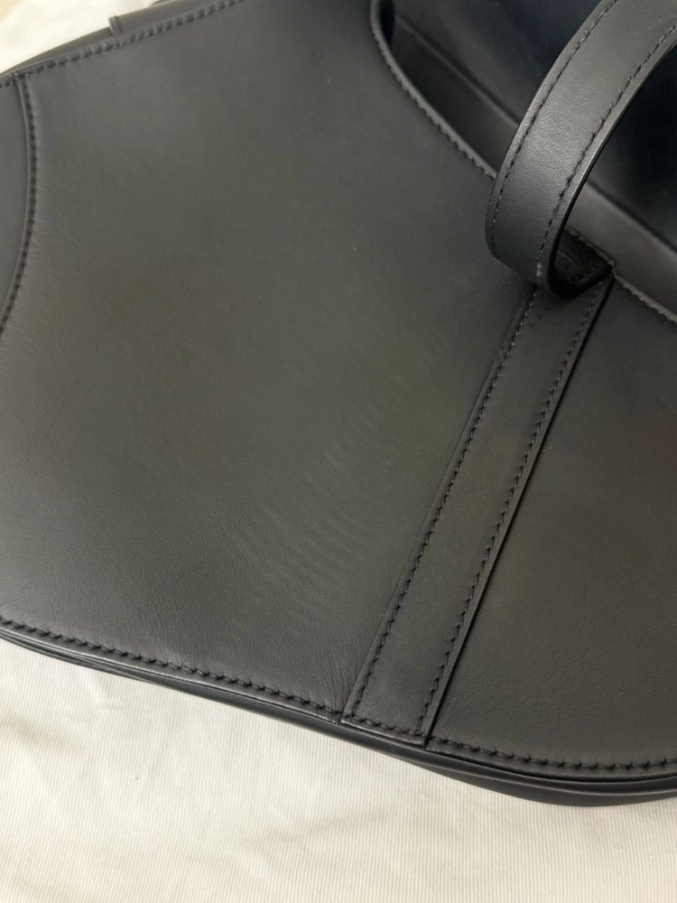 디올 새들백 이미지
