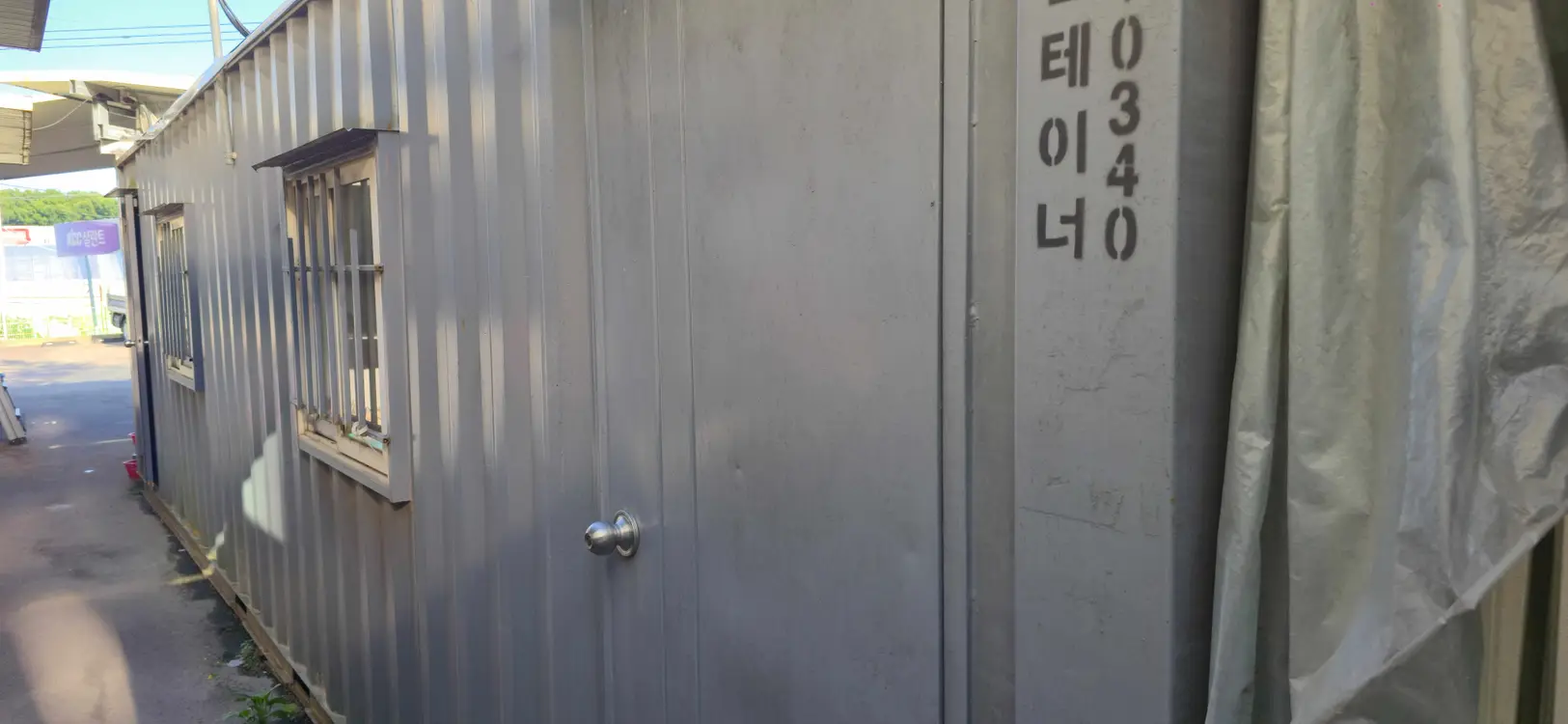 컨테이너 팝니다. 3*9 2대, 3*6 1대, 2.4*4 1대, 2.4*3 1대, 2.4*2.4 2대,, 이미지