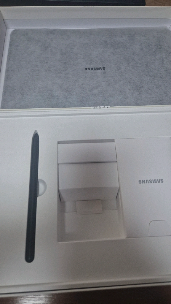 갤럭시 탭 s7플러스. 12.4인치 Wifi모델 이미지