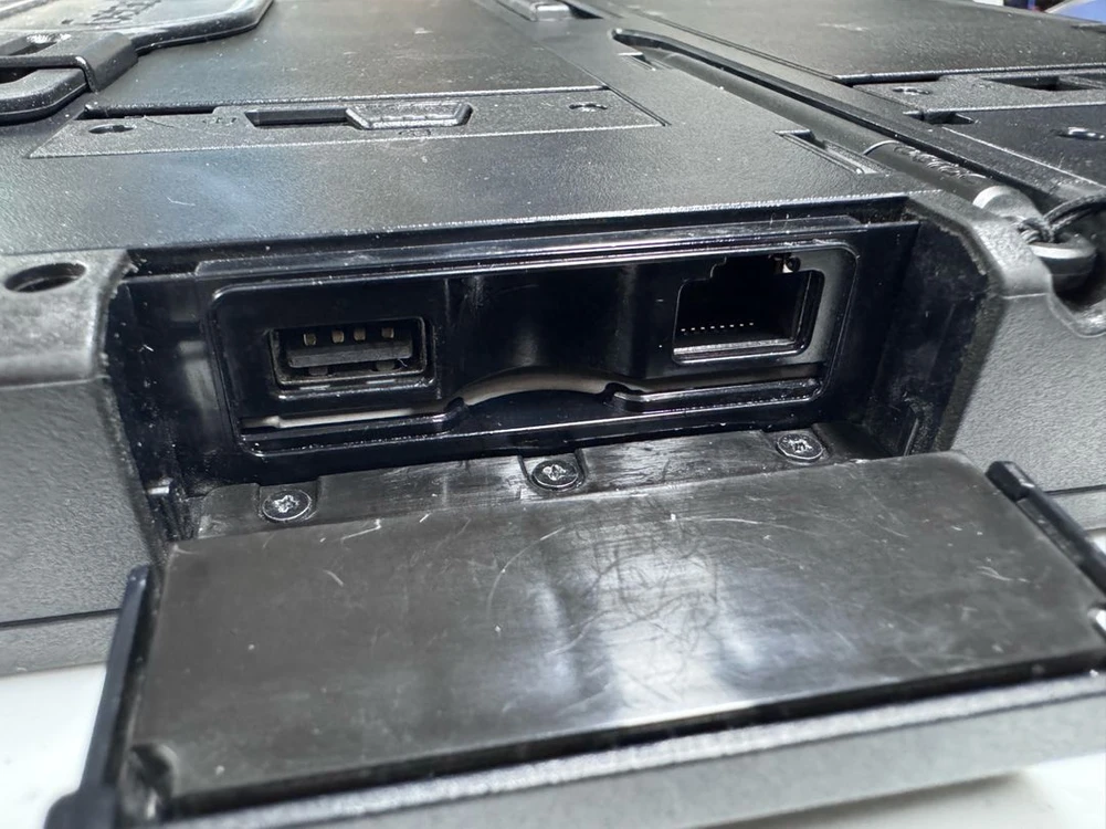 GETAC A140 14인치 풀러기드태블릿 PC, 도킹스테이션 이미지