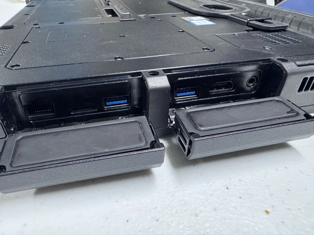 GETAC A140 14인치 풀러기드태블릿 PC, 도킹스테이션 이미지