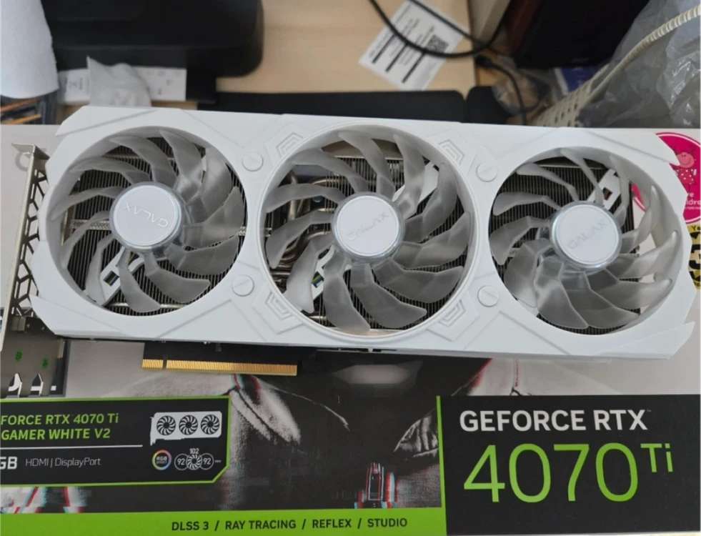 갤럭시 RTX 4070 Ti EX GAMER WHITE V2 이미지