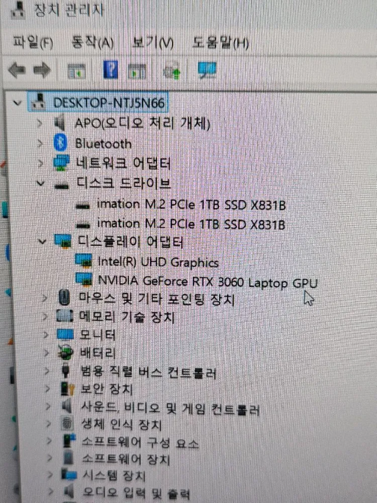 액정불량 MSI Z16 A11UE 64GB 2TB RTX3060 게이밍 노트북 이미지