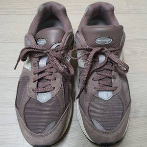 뉴발란스 2002R 운동화 이미지