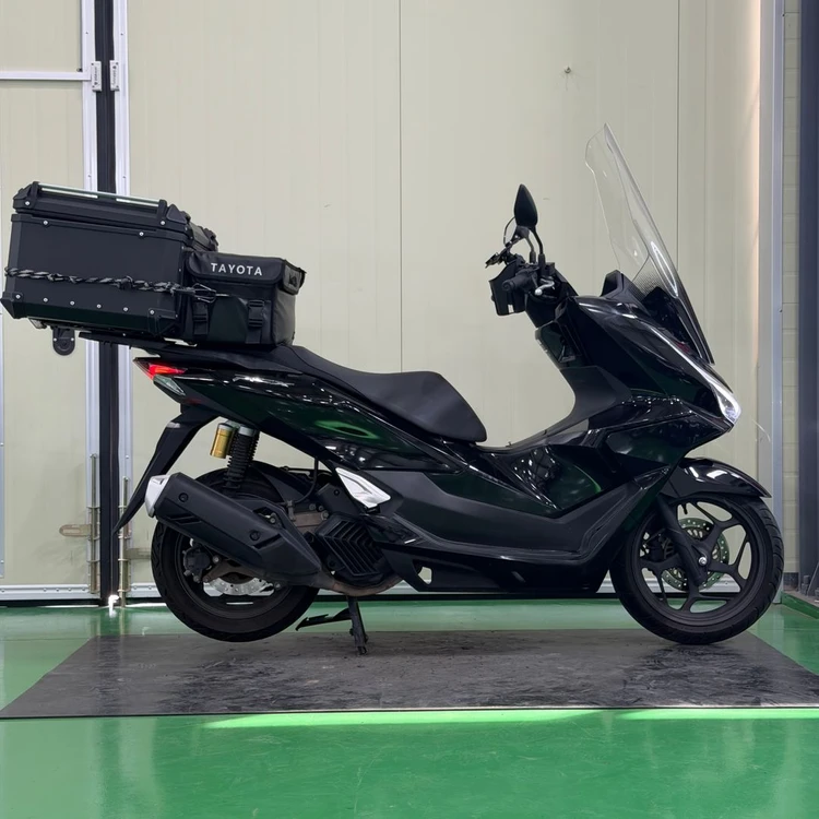 혼다 pcx125 25년식 2만7천키로 배달셋팅 저렴하게 판매합니다 이미지