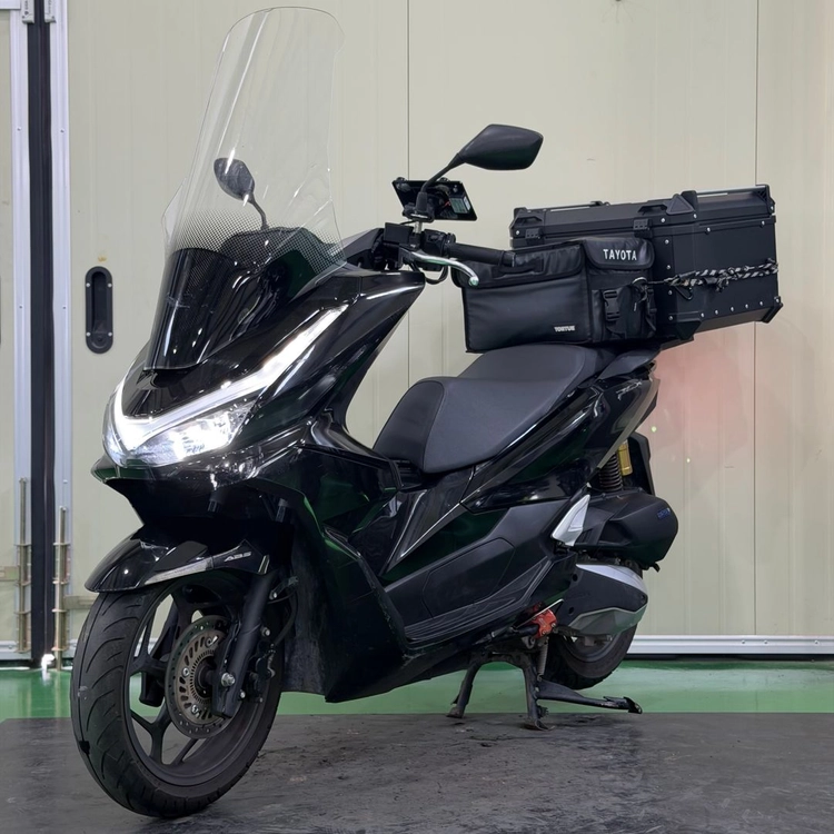 혼다 pcx125 25년식 2만7천키로 배달셋팅 저렴하게 판매합니다 이미지