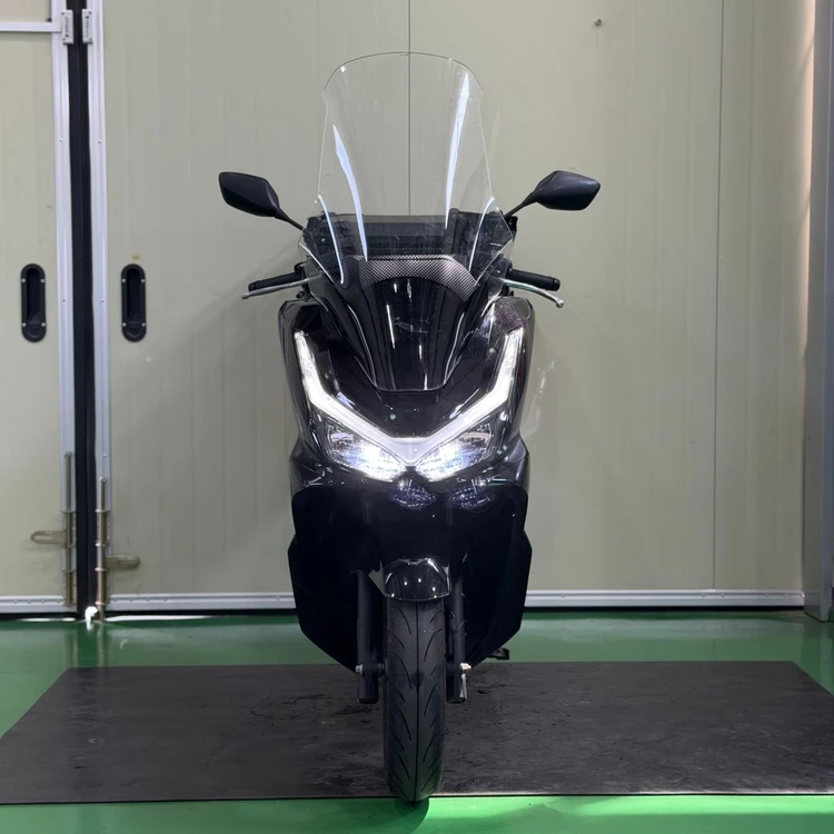 혼다 pcx125 25년식 2만7천키로 배달셋팅 저렴하게 판매합니다 이미지