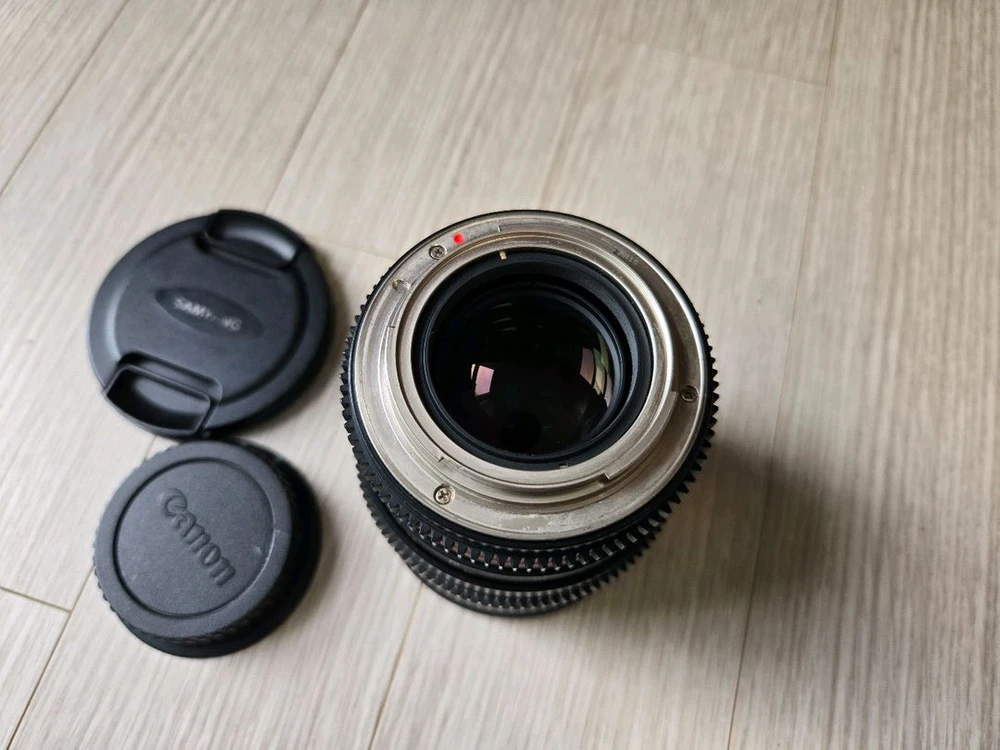 삼양 vdslr 24mm t1.5 캐논ef마운트 렌즈 판매합니다 이미지