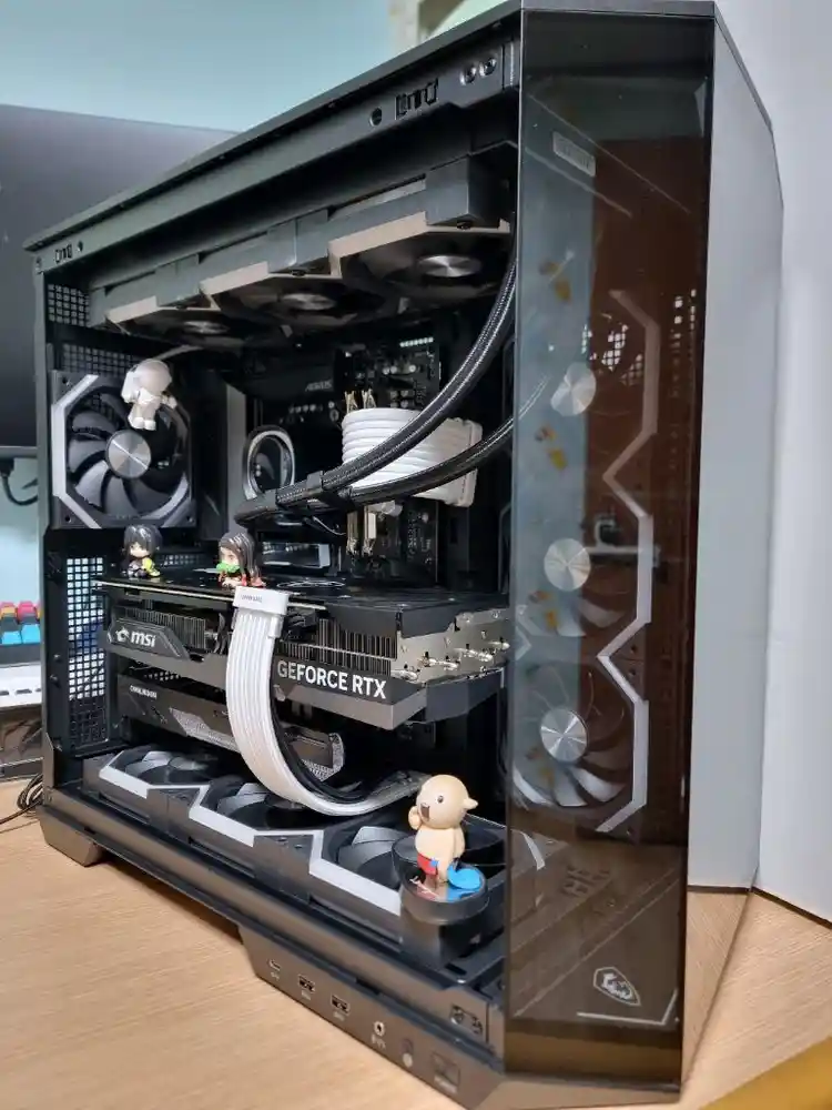 AMD 고사양 게이밍용 컴퓨터 7800X3D RTX 4080 팝니다. 이미지