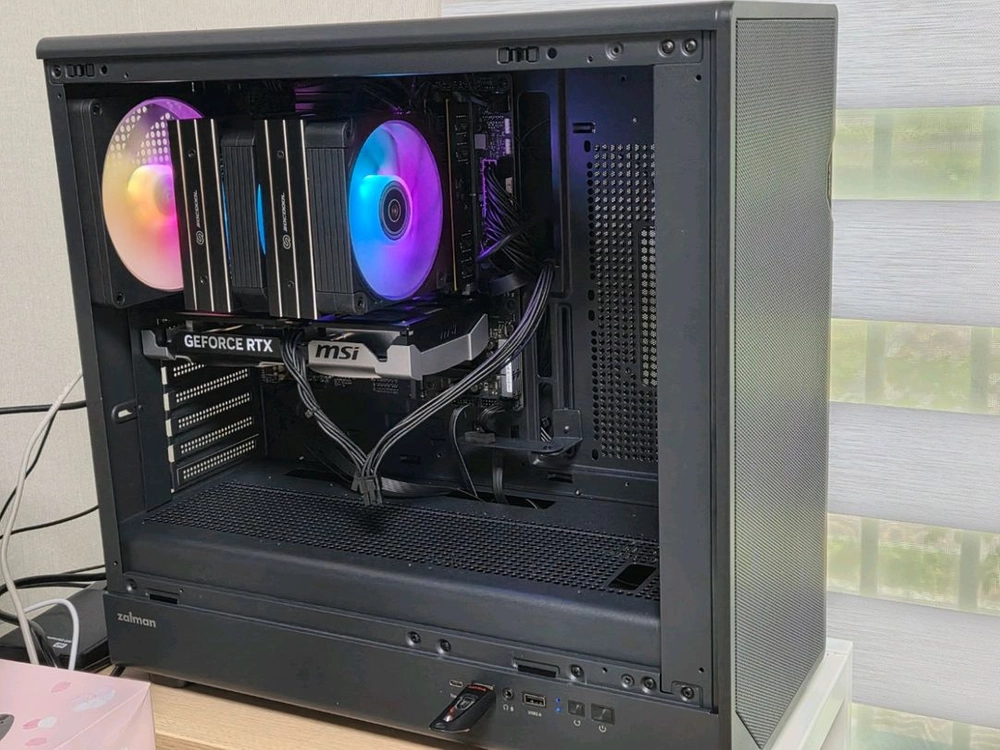 7800x3d / 5060ti 16g / 32g램 / 1tb sad 본체 팝니다. 이미지