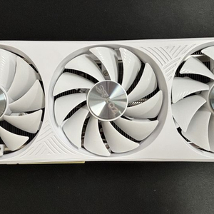 [A급중고] 조택 RTX 4070 Ti SUPER 트리니티 화이트 16GB 이미지