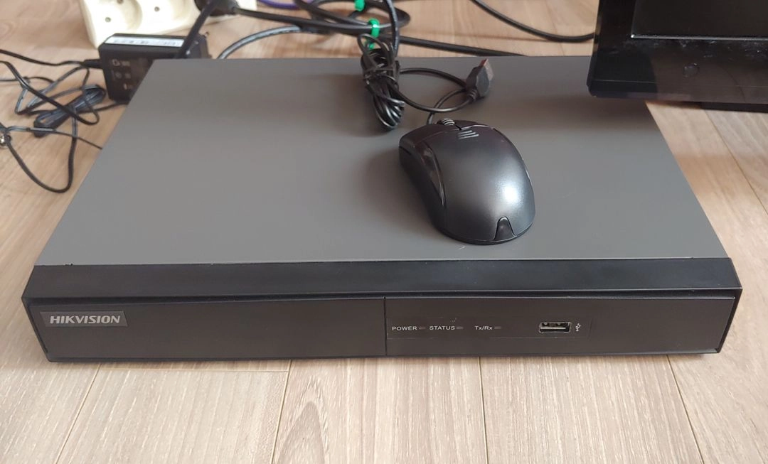 CCTV DVR & 모니터 세트 (HIKVISION DS-7204HQHI-F1/N DVR) 이미지