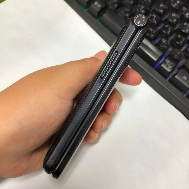 (기능정상) 갤럭시 폴더2 32GB 블랙 SK 무잔상 중고폰 208342 이미지