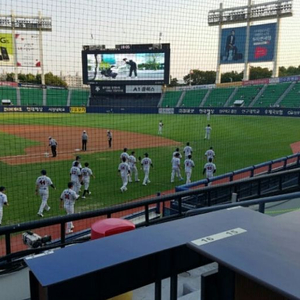 테이블 석 야구 경기 21일 두산 VS LG 이미지